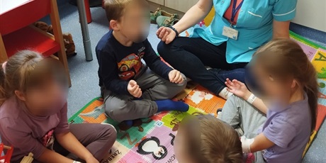 Powiększ grafikę: mindfulness-trening-uwaznosci-i-medytacji-668595.jpg