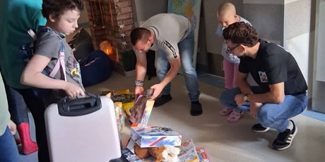 Powiększ grafikę: niezwykle-odwiedziny-668650.jpg